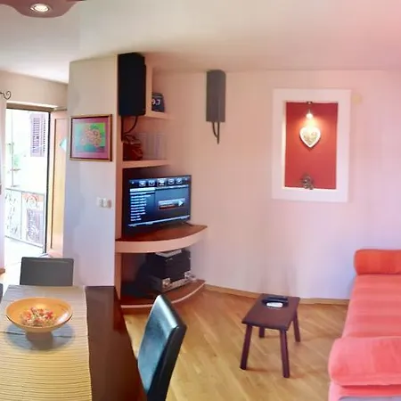 Kaleta Varos Apartment Split