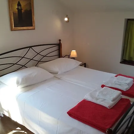 Apartment Kaleta Varos